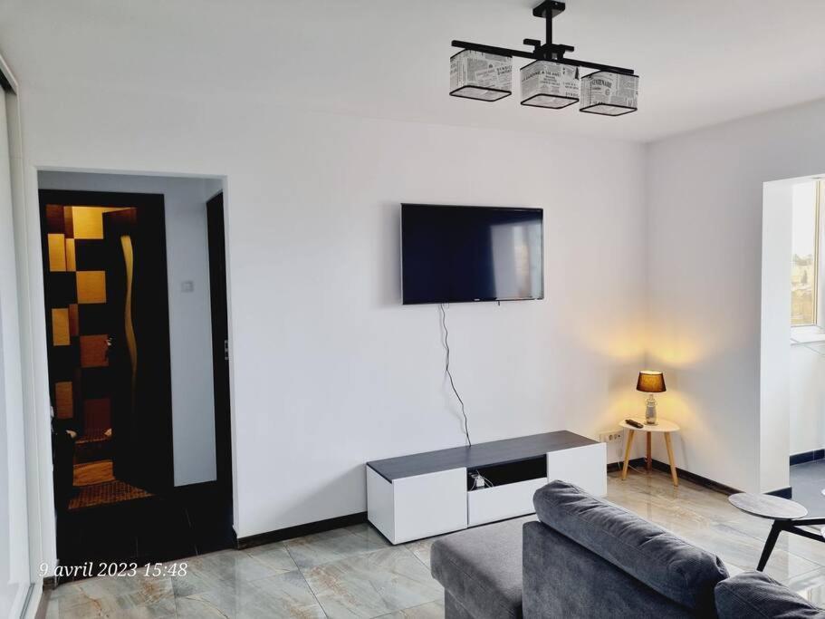 Le Nid D'Adam Apartment Zărneşti Bagian luar foto