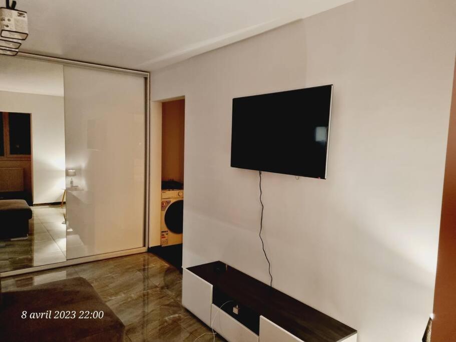 Le Nid D'Adam Apartment Zărneşti Bagian luar foto